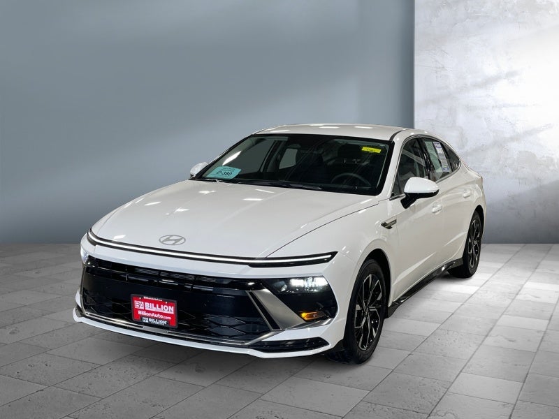 2025 Hyundai SONATA SEL in Serenity White — front three-quarter view