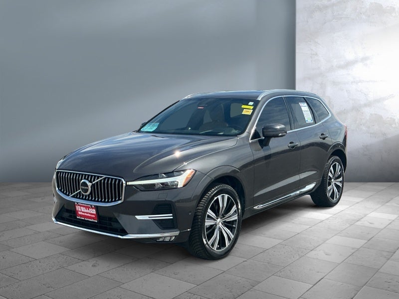 2022 Volvo XC60 Inscription in Platinum Grey Metallic — front three-quarter view